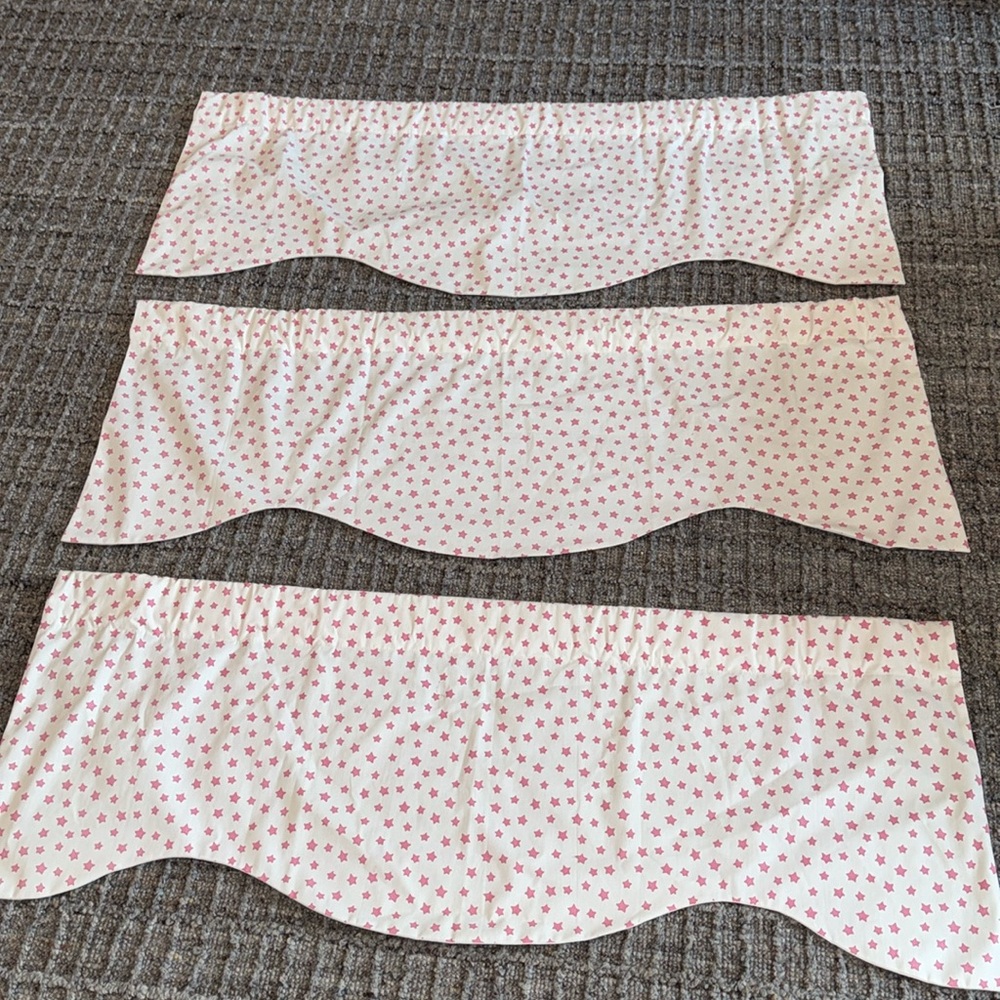 Set of 3 window valance cream with pink stars EUC!!! See details!